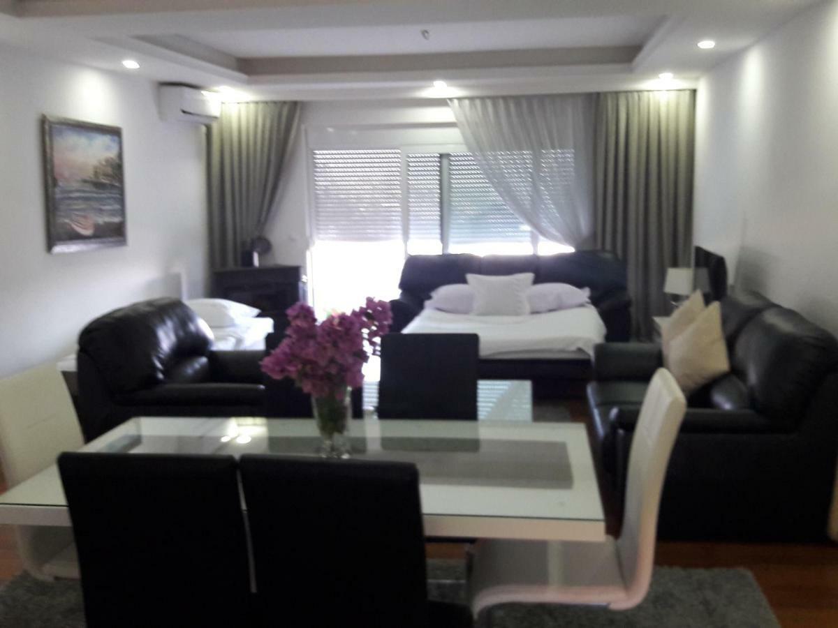 Apartments Dzan Улцинь Экстерьер фото